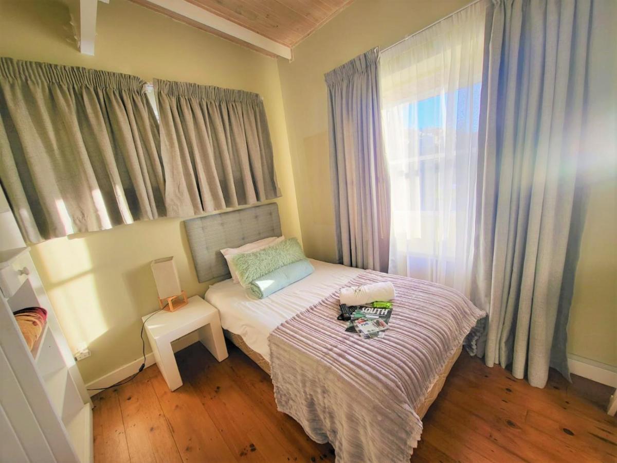 Point Village Guest House Mossel Bay Eksteriør billede