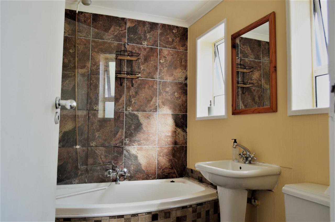 Point Village Guest House Mossel Bay Eksteriør billede